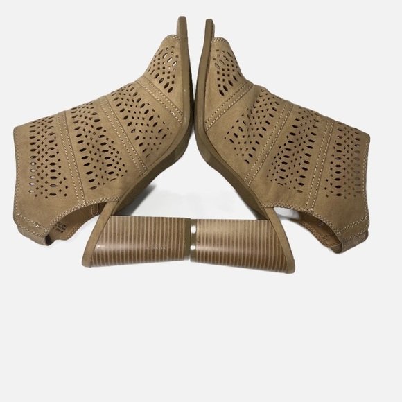 REPORT LASER CUT TAN SUEDE LEATHER PEEP TOE BOOTIES size 10 - Picture 4 of 7